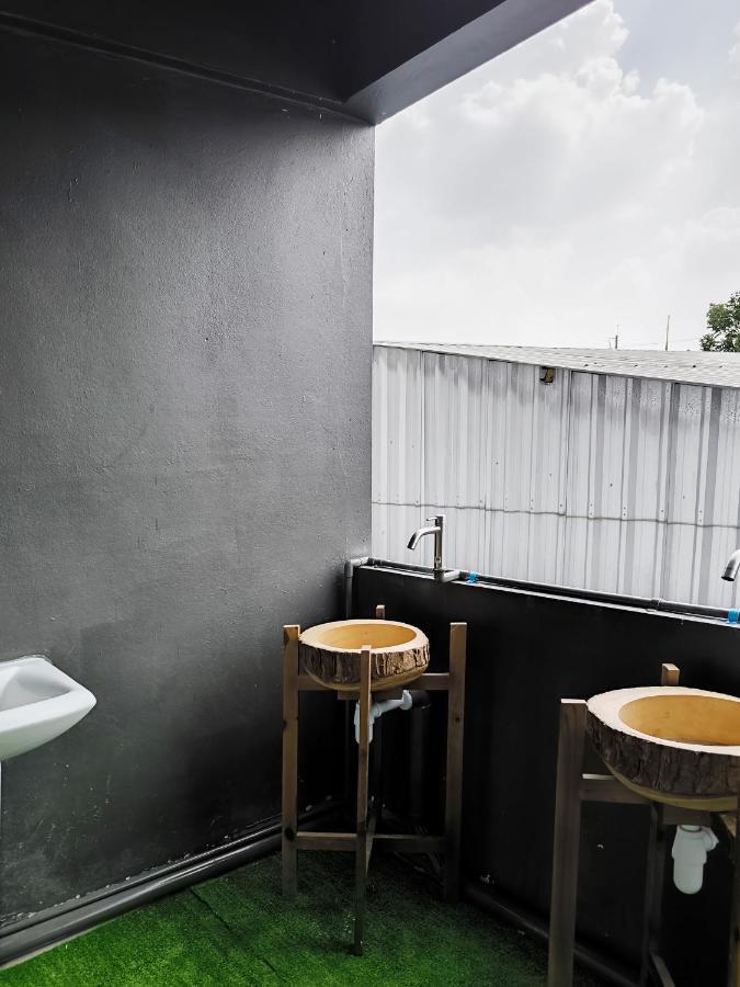 Youyen Hostel กรุงเทพมหานคร ภายนอก รูปภาพ