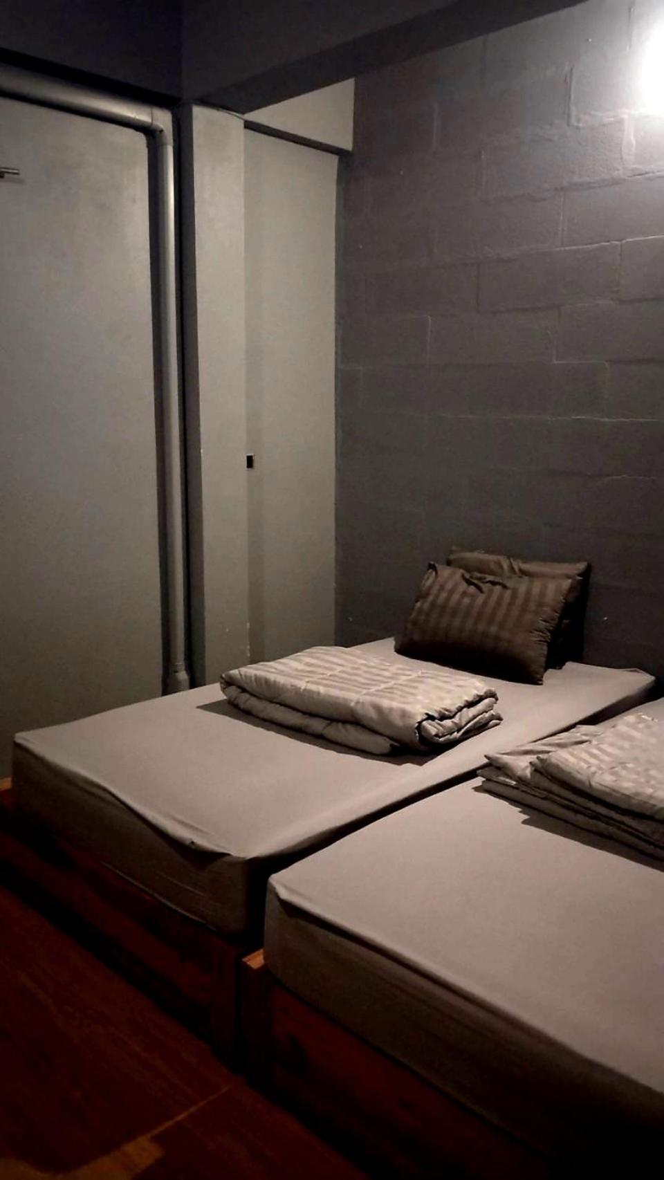 Youyen Hostel กรุงเทพมหานคร ภายนอก รูปภาพ