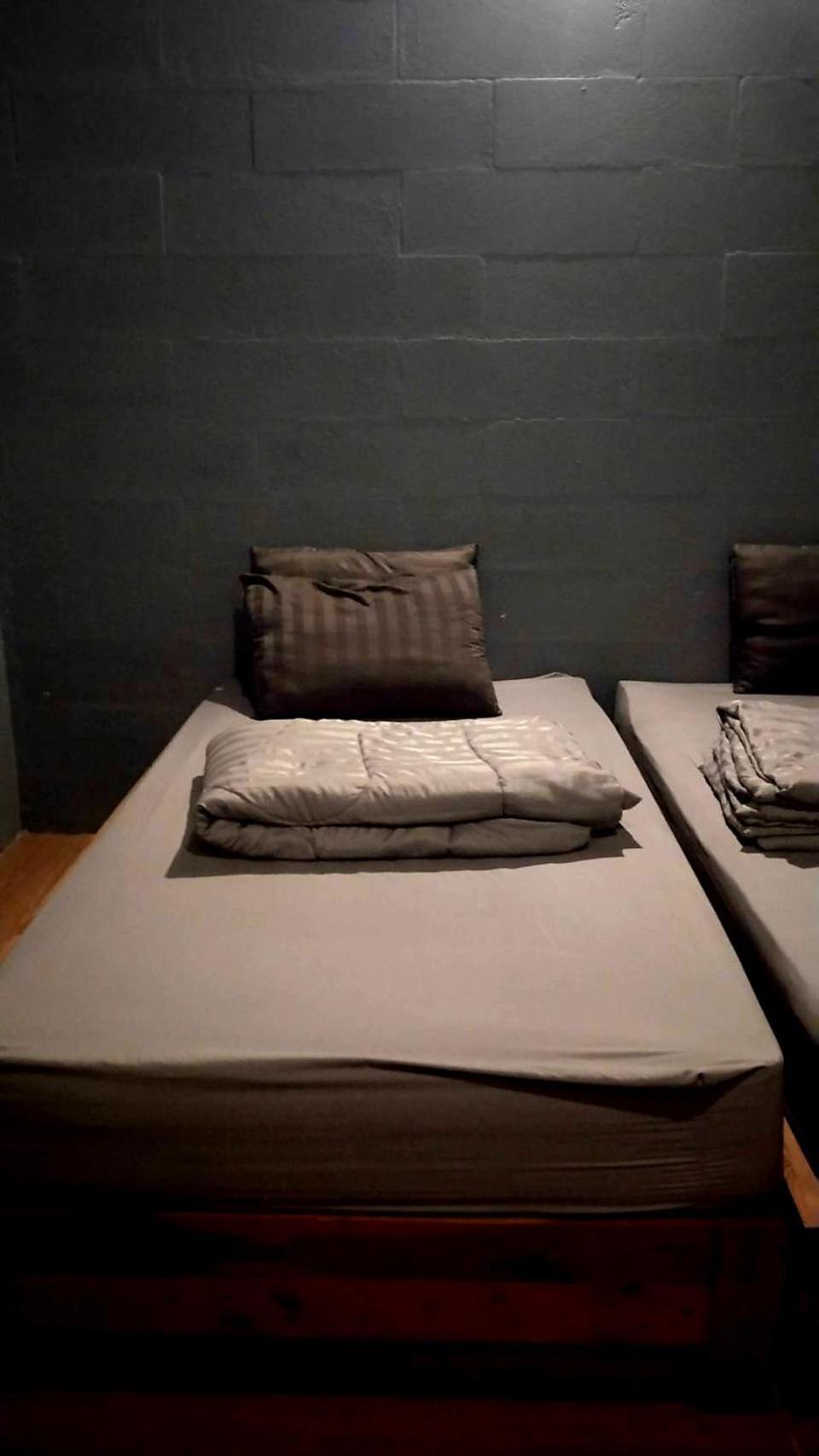 Youyen Hostel กรุงเทพมหานคร ภายนอก รูปภาพ