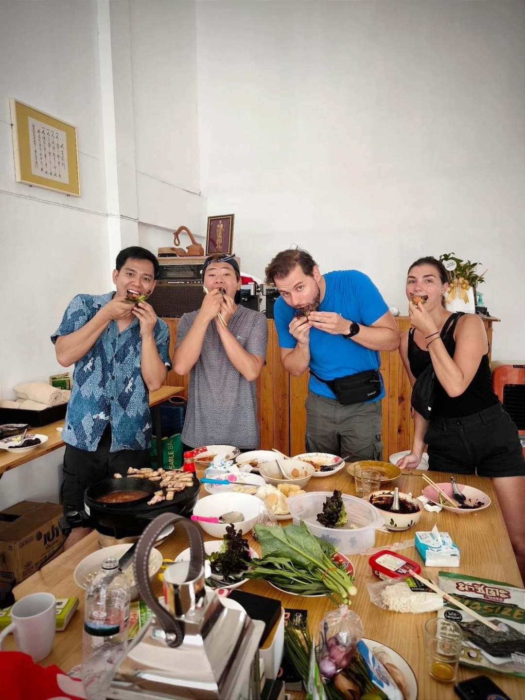 Youyen Hostel กรุงเทพมหานคร ภายนอก รูปภาพ